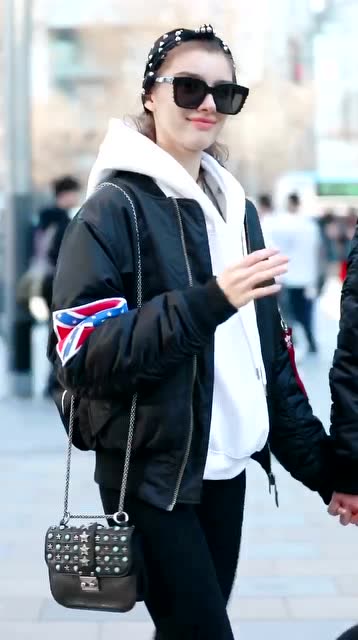 漂亮,偶遇达莎digi米沙mz