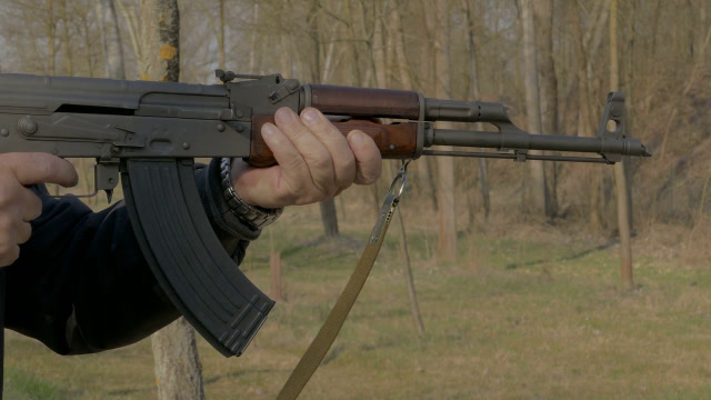 赫赫有名的ak47到底有多强悍别被影剧骗了答案在这里