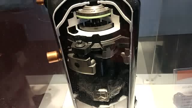 三菱重工中央空调专用的涡旋式压缩机,非常精密的机械构造!
