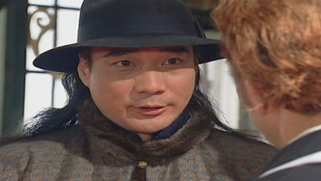 彼亚对爆炸案十分生气,薛长春建议他找白癞痢,巡捕去了白公馆