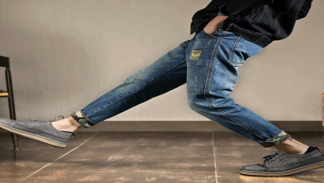 卷裤脚的正确方法,很多人都不会,难怪卷出的裤脚这么难看