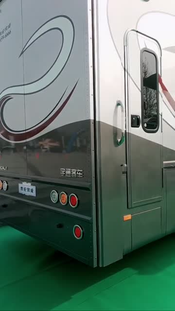 这个房车够霸气宇通国产的a型豪华房车小轿车可以搭乘