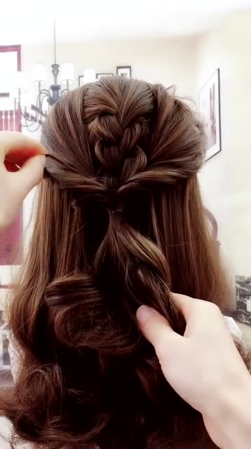 编发妙招小妹妹教你一款简便马尾编发长发女生都适用