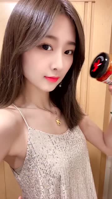 没想到女孩子这么瘦小的身材,居然也是美到窒息