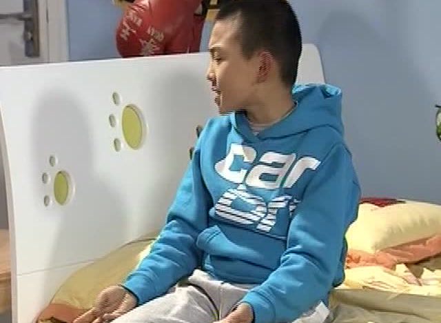 星际精灵蓝多多蔡小豆跑的真快刘翔都追不上他