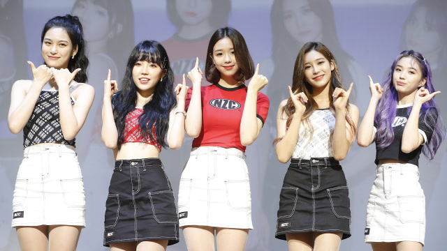 梨泰院群聚感染后"顶风作案" 韩女团busters照办线下签名会