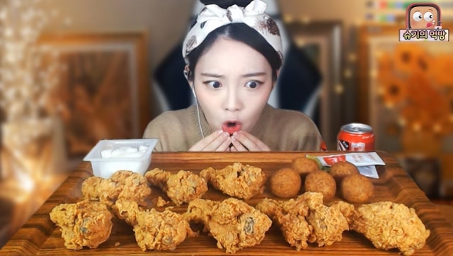 【炸鸡少女shugi】韩国吃播少女一顿饭竟然吃掉3只炸鸡?鸡:我太南了