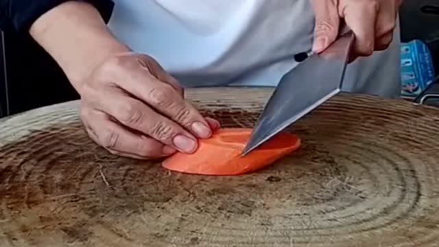 食材菱形片正规切法,学会这一招,自己也能当大厨了!