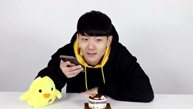 伶可兄弟坤坤过生日竟然哭了