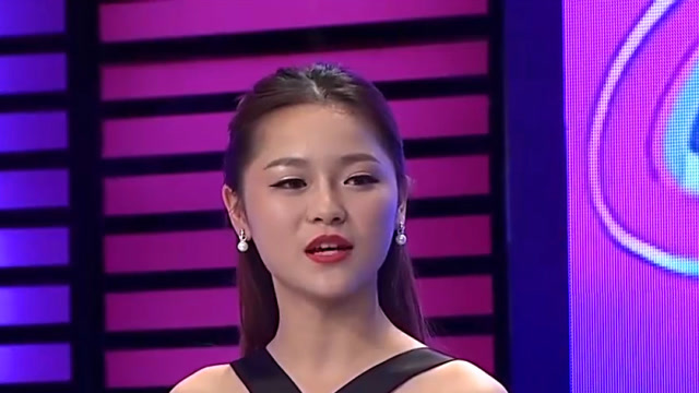 相约星期六:性感女郎要求谈恋爱必须谈三年,你觉得时间长吗?