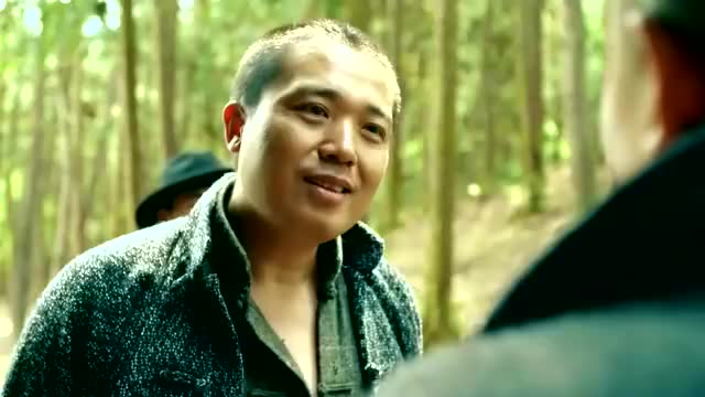 一代枭雄:何辅堂病倒了,小北想去抢赌场,被男子教训打了一巴掌
