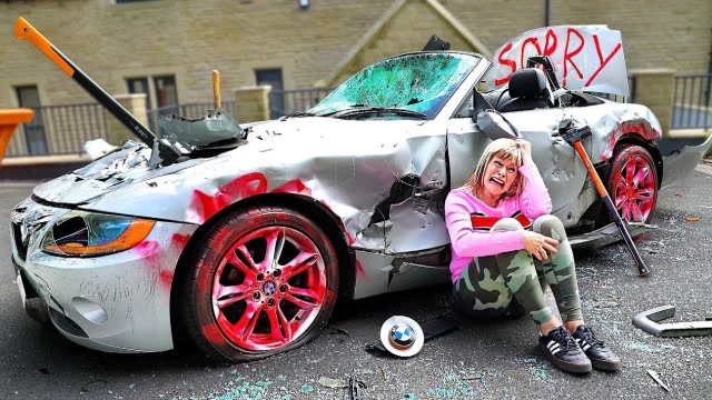 熊孩子砸掉"宝马车",只为看老妈反应?看到结局太心疼了!