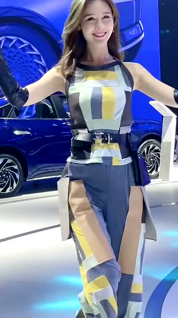 最靓的混血儿名模皇后杨壹壹风度翩翩