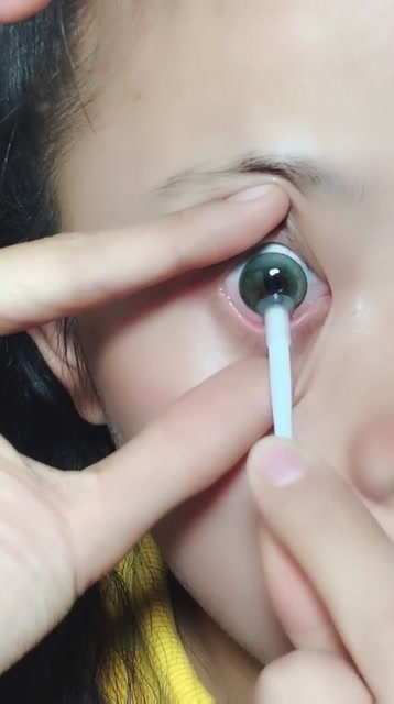 教你戴个假眼球