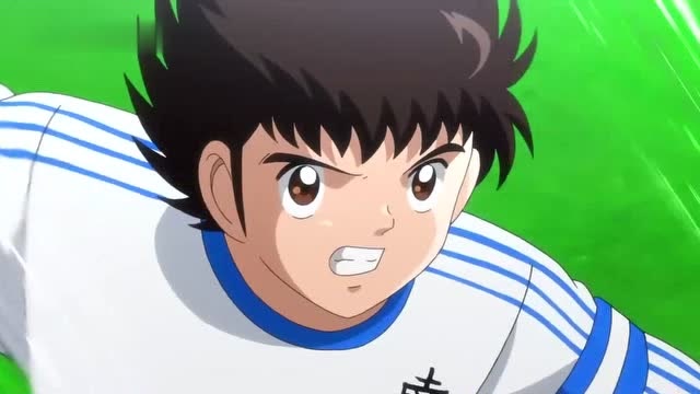 足球小将:小翼来到球门前,假装射门失误了,把球传给了太郎