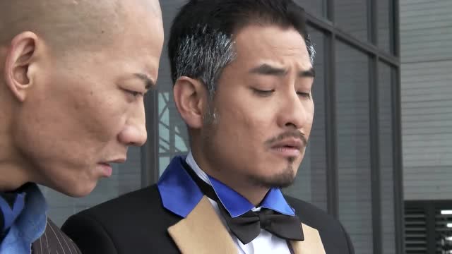 铠甲勇士铠传:李笑愁也看见了端木谷尚,他感到非常吃惊