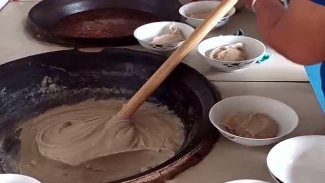 原来搅拿糕是这样制作的,接下来一幕,看完长见识了!