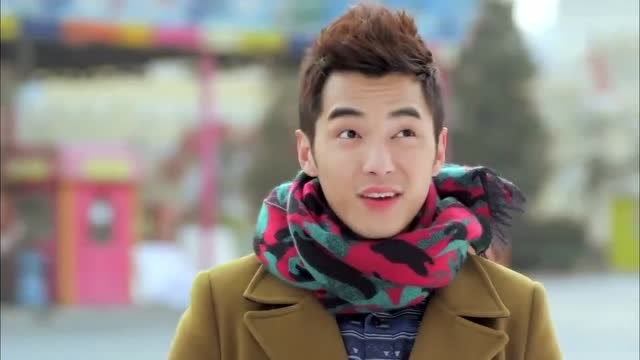 神犬小七:艾亮带神犬坐过山车,神犬越玩越刺激,艾亮可受大罪了