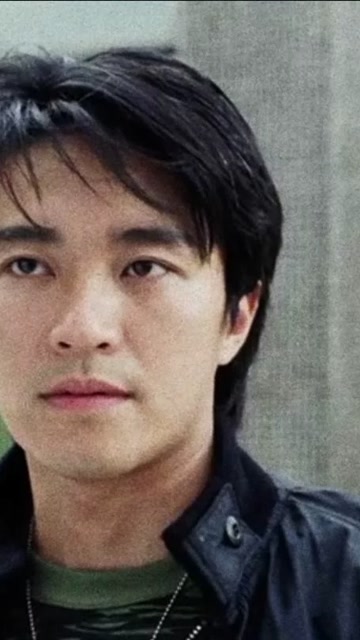 最火的狼尾发型也是当年星爷玩剩下的