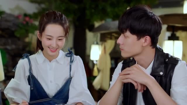 爱情修罗场,易寒呦呦相互称对方为老板老板娘