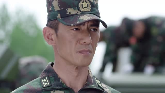 飞狼收到一个任务:组建敌后空降救援突击队,未曾想飞狼却一脸不愿意