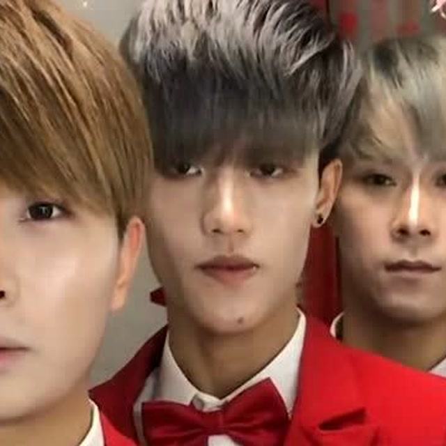 就算是脱离了"美颜",我们"阴兵五兄弟"也是最帅的!