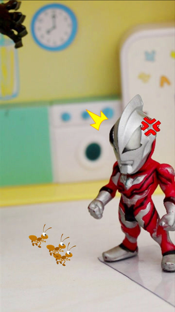 看着找食的蚂蚁,小捷德奥特曼又有偷懒的理由了