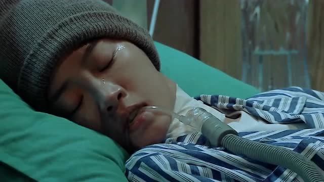 因为爱你,所以才不想拖累你,看到拔氧气管这一幕真是泪目了!