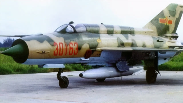 第一款具备全天候能力的歼7家族中的,歼7iii失败了吗?网友:生不逢时