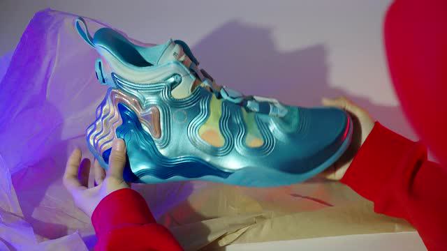 安踏星岳琉璃光