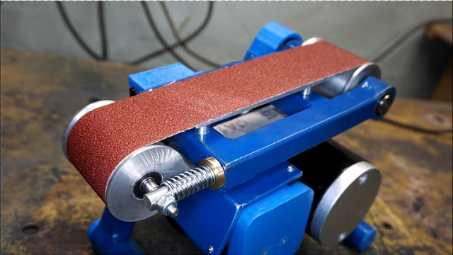自制一台手持砂带机,缺啥工具自己造,有手艺就是任性