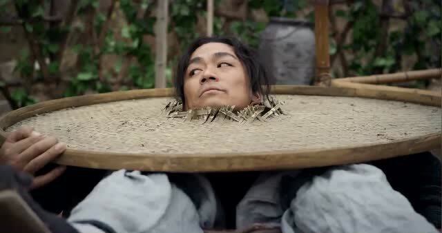 西门德宝还在房间里休息就被见钱眼开的手下抱走了