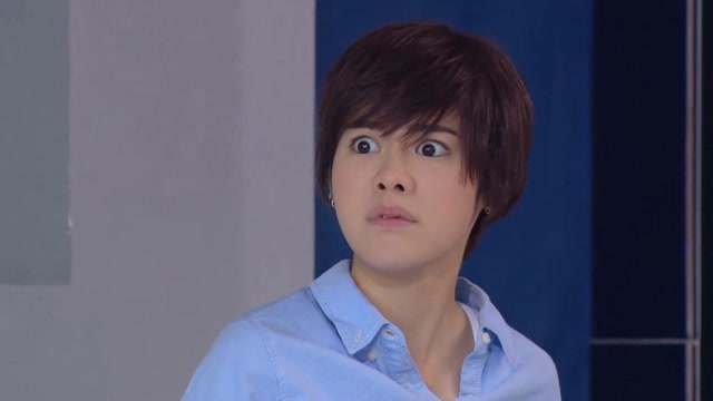 动物园恋曲:美女以为小伙要跳海自杀,抱着不撒手,结果尴尬了!