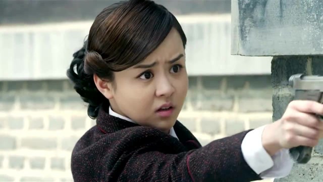 飞哥战队:汉奸追杀小姑娘,哪料却让姑娘给耍了,下秒中枪身亡