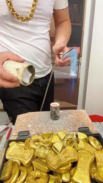 手艺人 #明道 #珠宝高端定制 坚持自己的信仰做了个韭菜扁戒指
