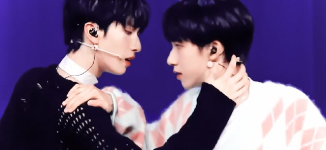 严浩翔贺峻霖高燃舞台混剪,甜蜜演绎《做我的猫》,小细节有亮点