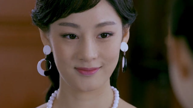 《尖锋之烈焰青春》第19集03:唐不语递给夏若宁茶