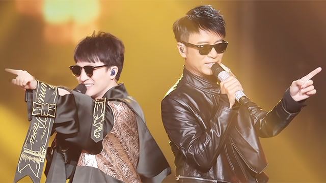 周深李克勤唱跳《野狼disco》超燃