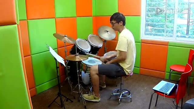 169郑小荣长江钢琴音乐使者