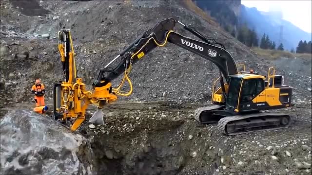 炮眼不再需要人工去凿 用炮眼机分分钟搞定