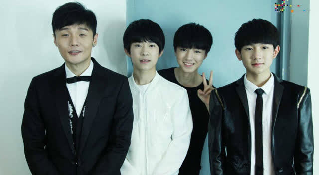 李荣浩,王俊凯弹唱《李白》!声线嗓音完美融合!