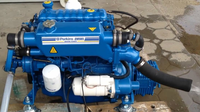 启动一台帕金斯船用发动机,听一听50马力引擎的声音