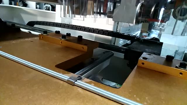 通过式自六面钻铣加工中心多板件-桦桦机械2