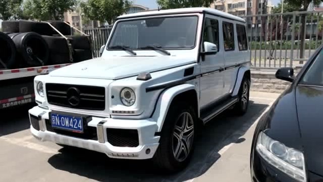 街拍奔驰g36,居然还会变色