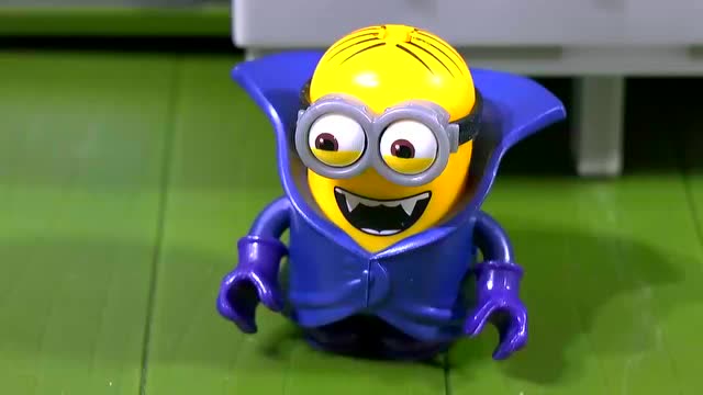 托马斯麦当劳买早餐遭遇黑蜘蛛攻击