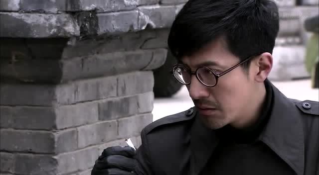 火线三兄弟:二林劝大哥你开枪后田家怎么办娘和嫂子怎么办