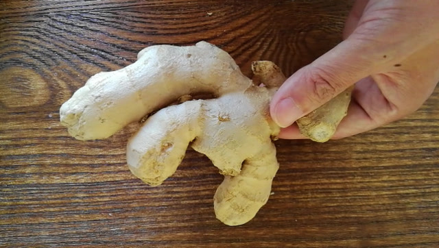 姜和白酒放肚脐真的能瘦肚子吗,白酒泡生姜傅肚脐可以减肥吗 姜和白酒放肚脐真的能瘦肚子吗,白酒泡生姜傅肚脐可以减肥吗