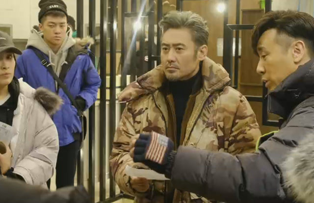 《猎毒人》吴秀波拍摄花絮,魅力男神风采依旧!