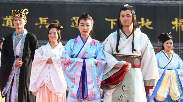 为什么中国人都以汉人自居,并自称为汉族?