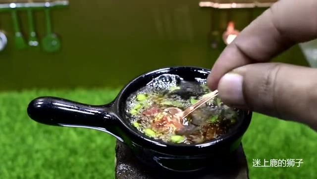 每个小工具都显得好可爱,小小世界有趣极了,迷你烹饪美食!